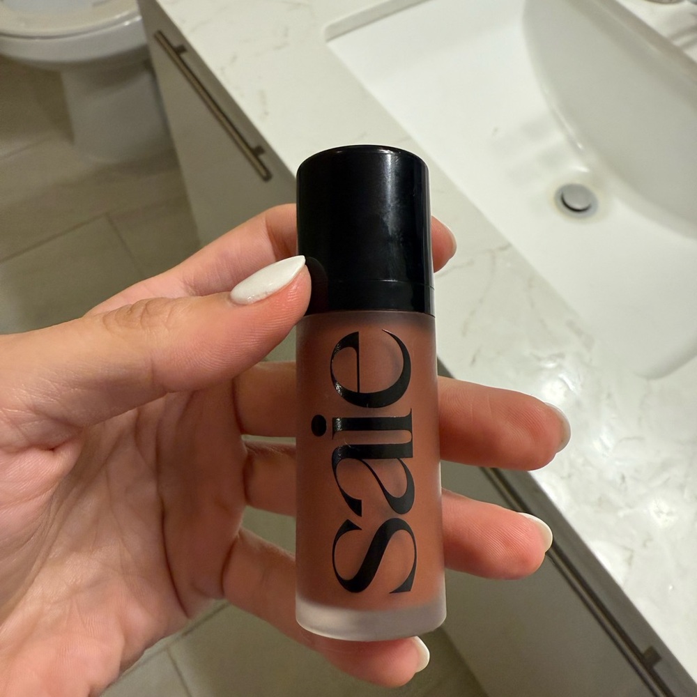 Saie Dewy Liquid Blush - shade Spicy